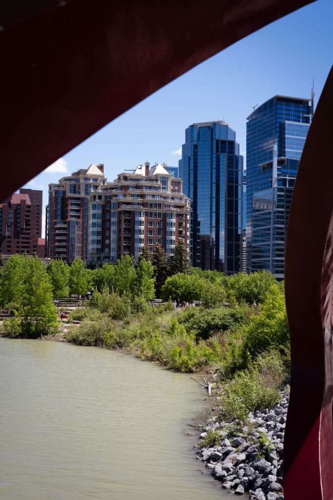 vue pont paix calgary